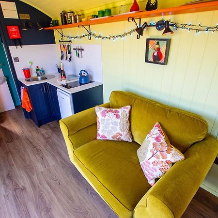 The Gambo Shepherd'S Hut Kidwelly Екстер'єр фото